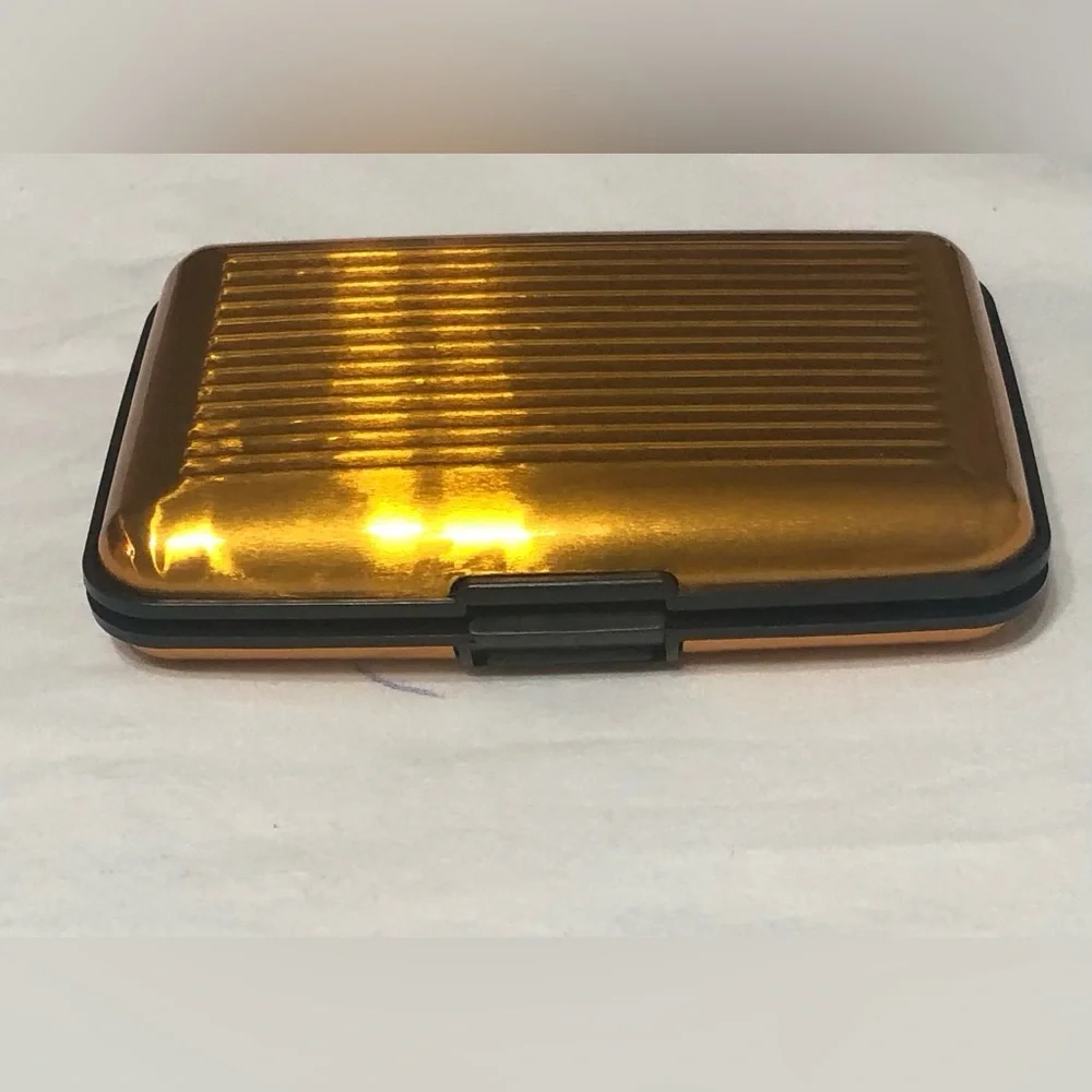 fashion Credit cards holder buckle. Yellow